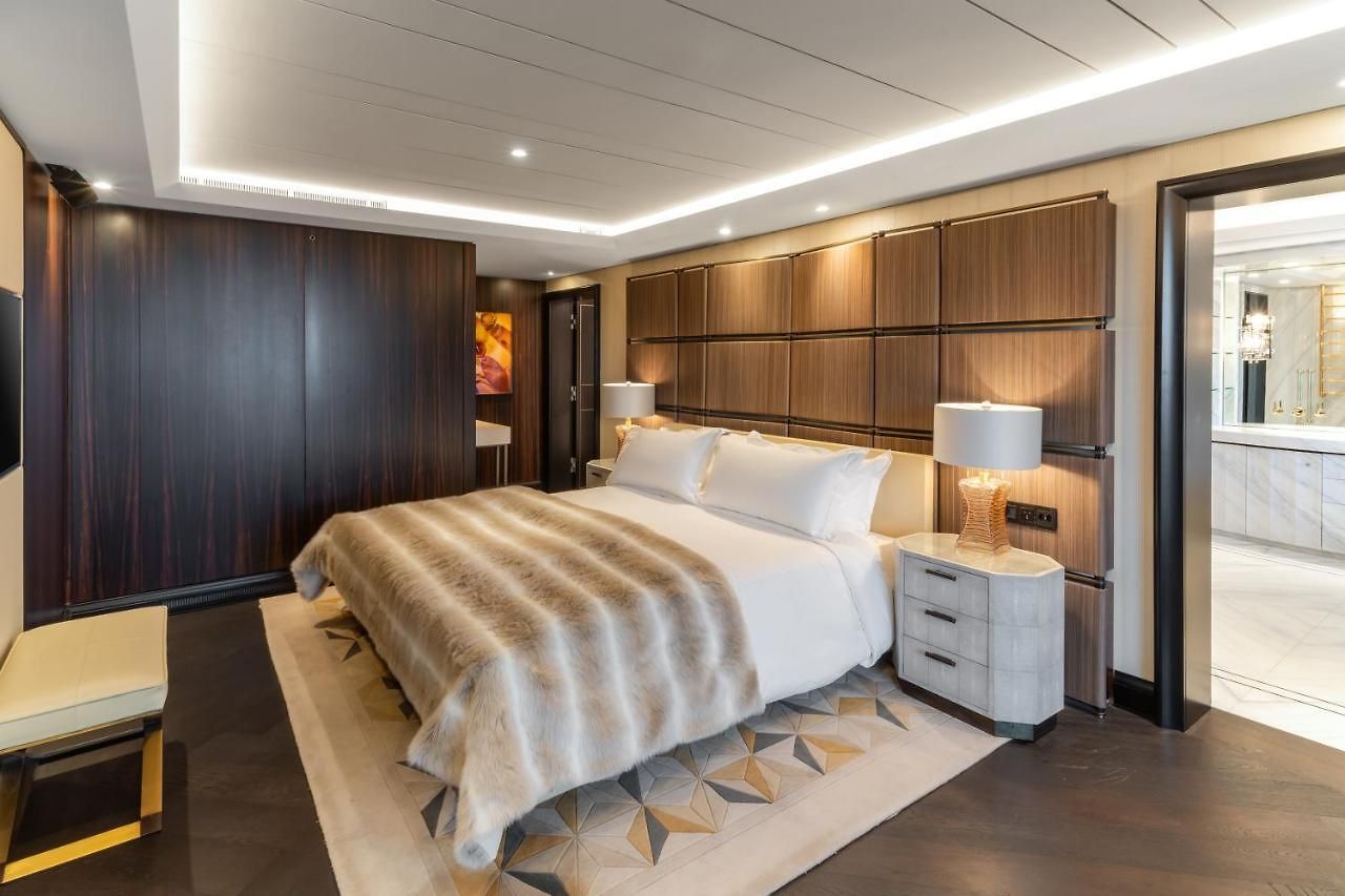 Hotel Five - Luxury