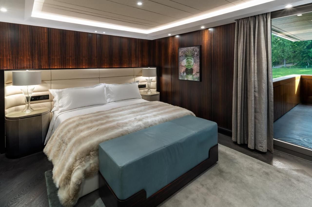 Hotel Five - Luxury 5*