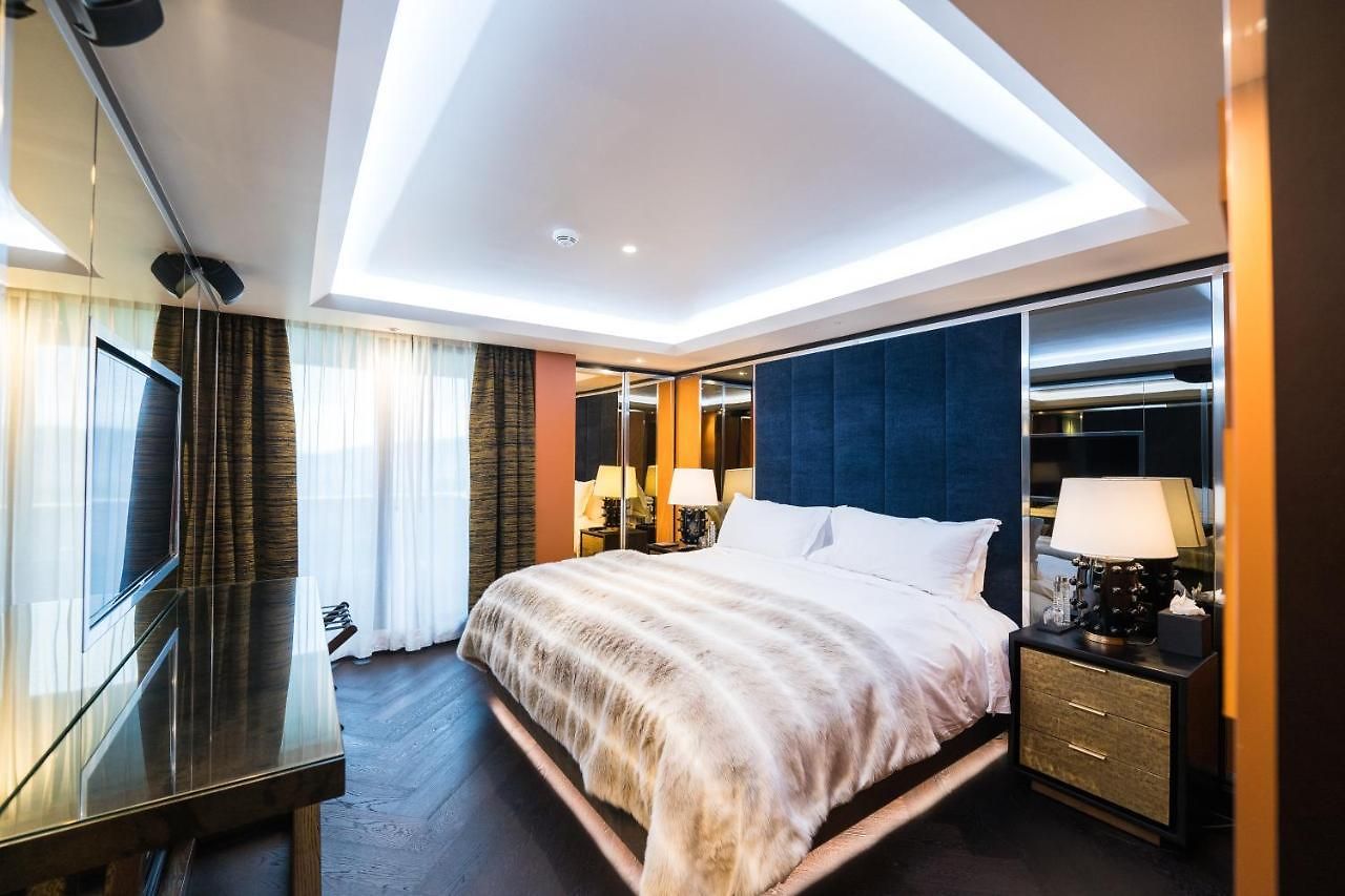 Five - Luxury Hotel 5*