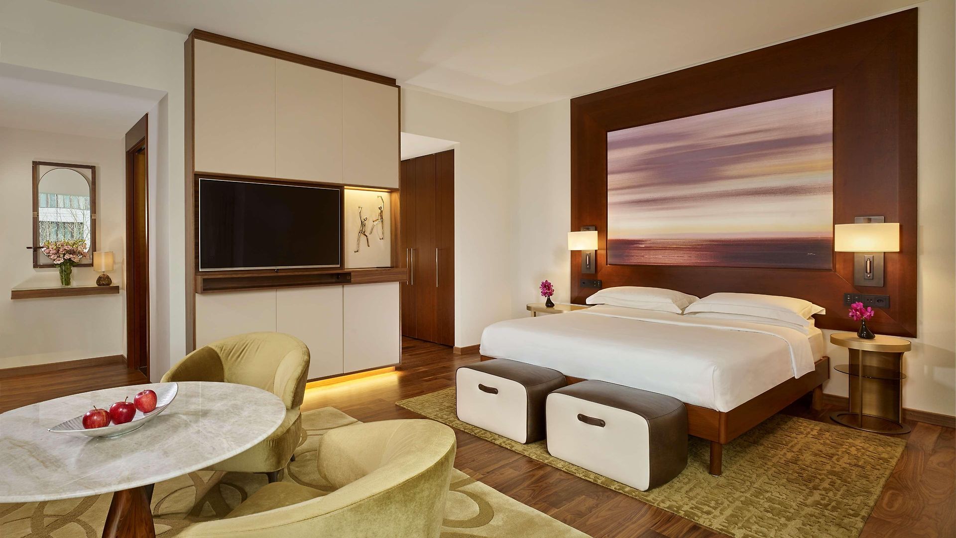 Park Hyatt – Center Luxury