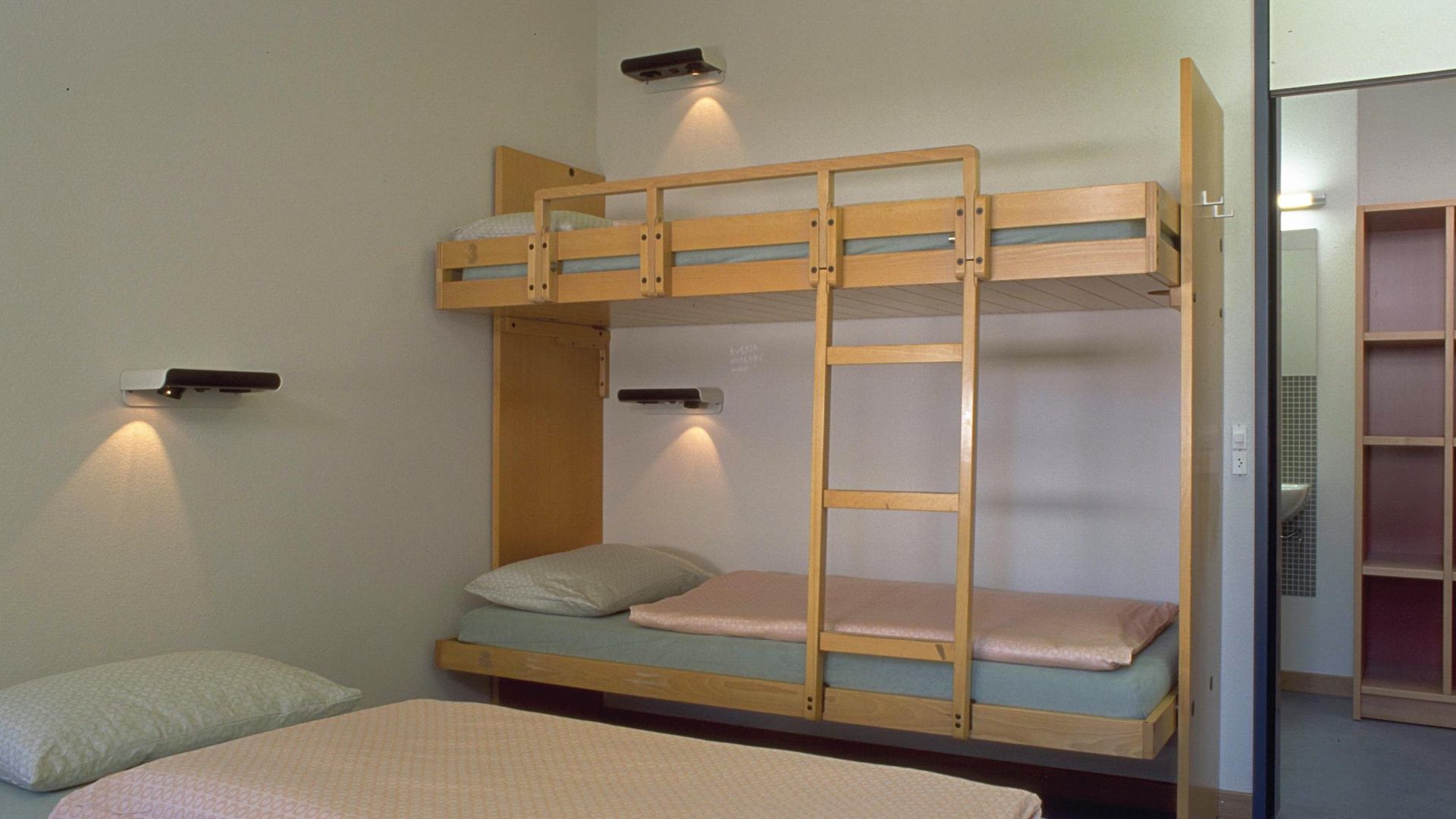 Youth Hostel *