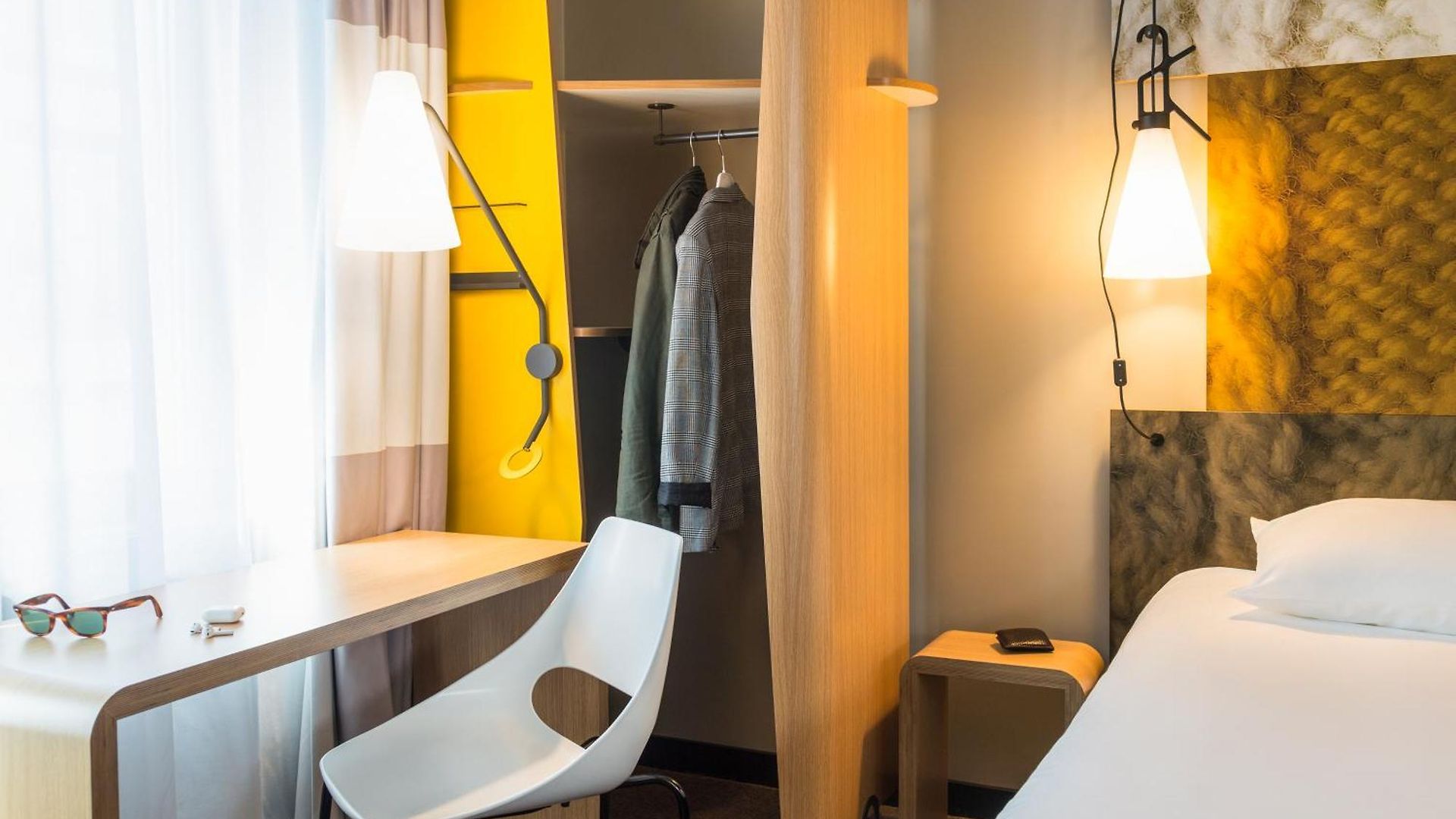 Hotel Ibis West 3*
