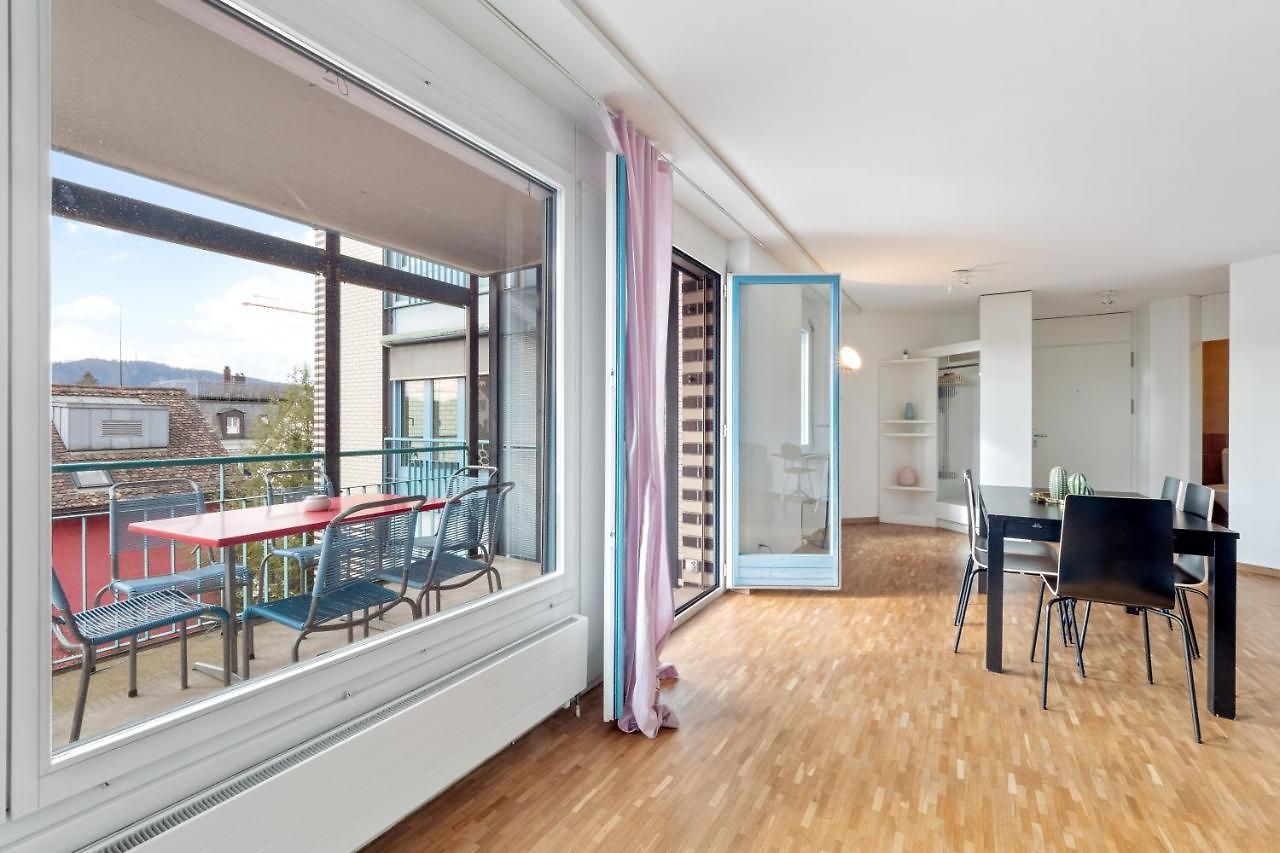 Spacious Hoting Apartment Zürich