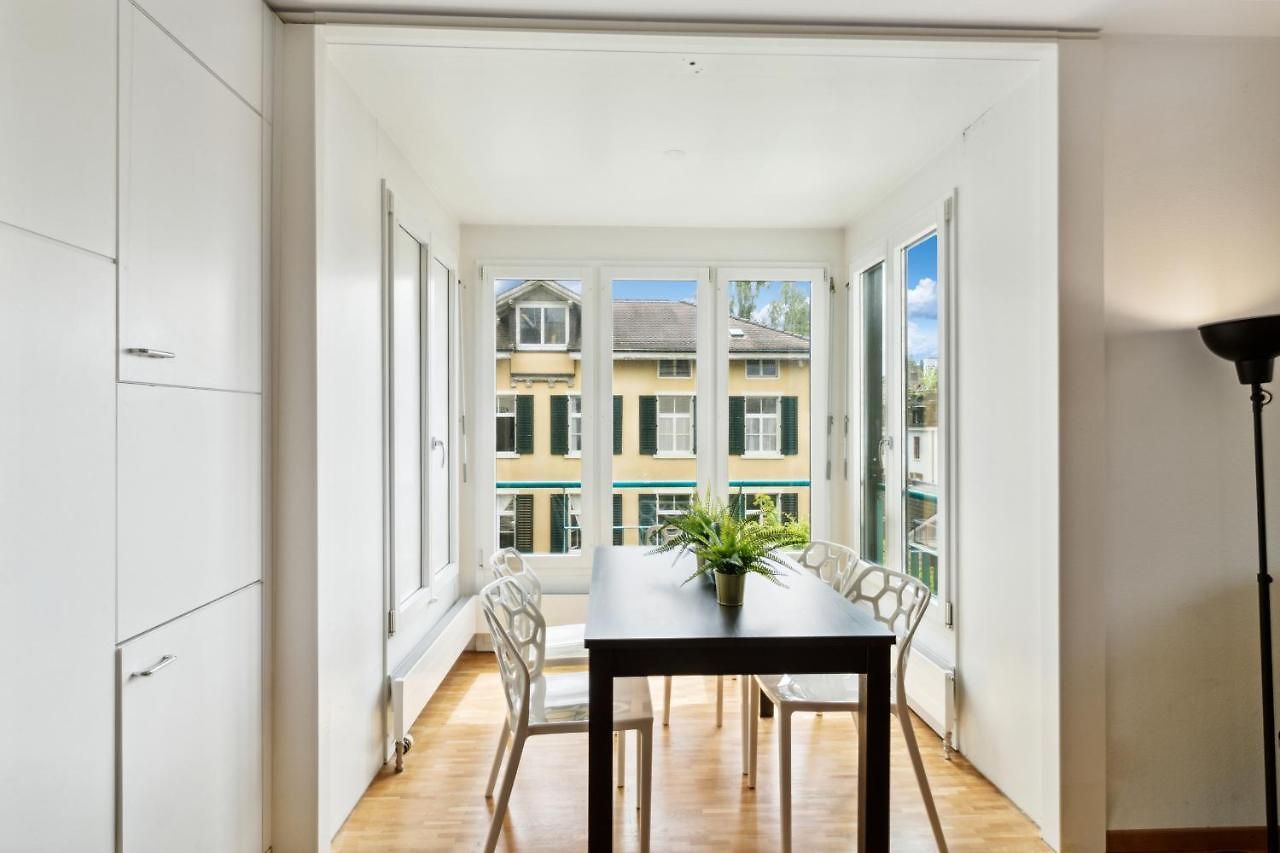 Spacious Hoting Apartment Zürich