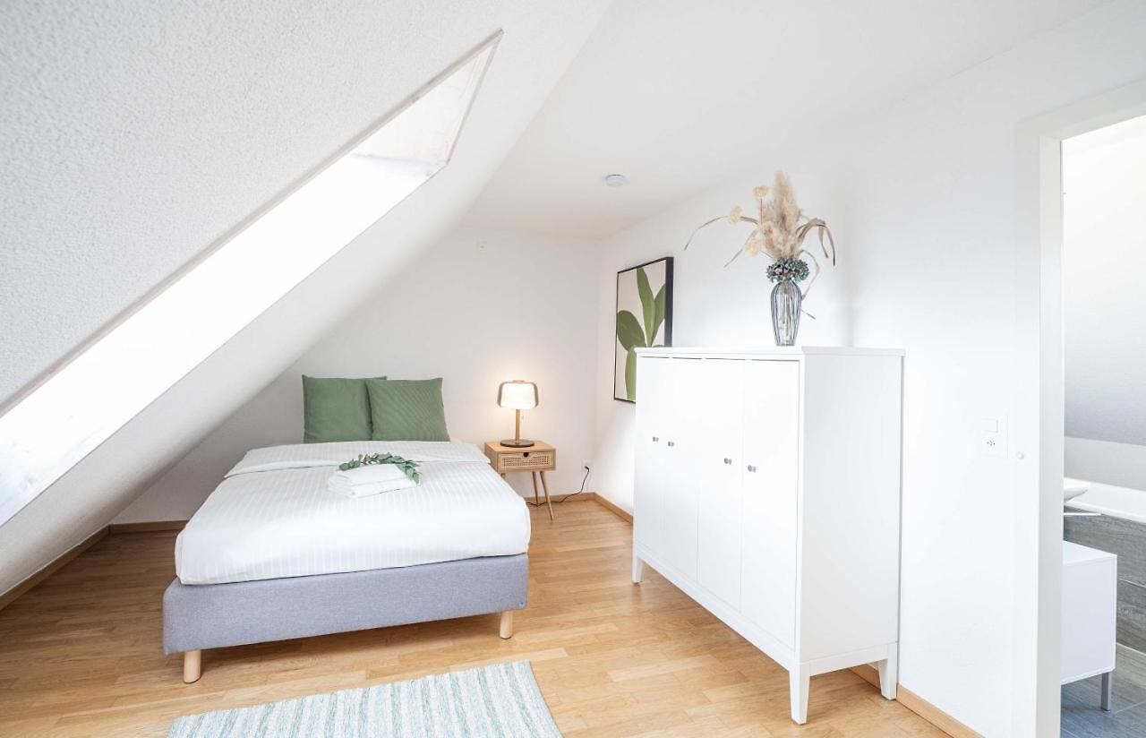 Modern 3bdr Duplex With Skyroof In Trendy West Apartment *