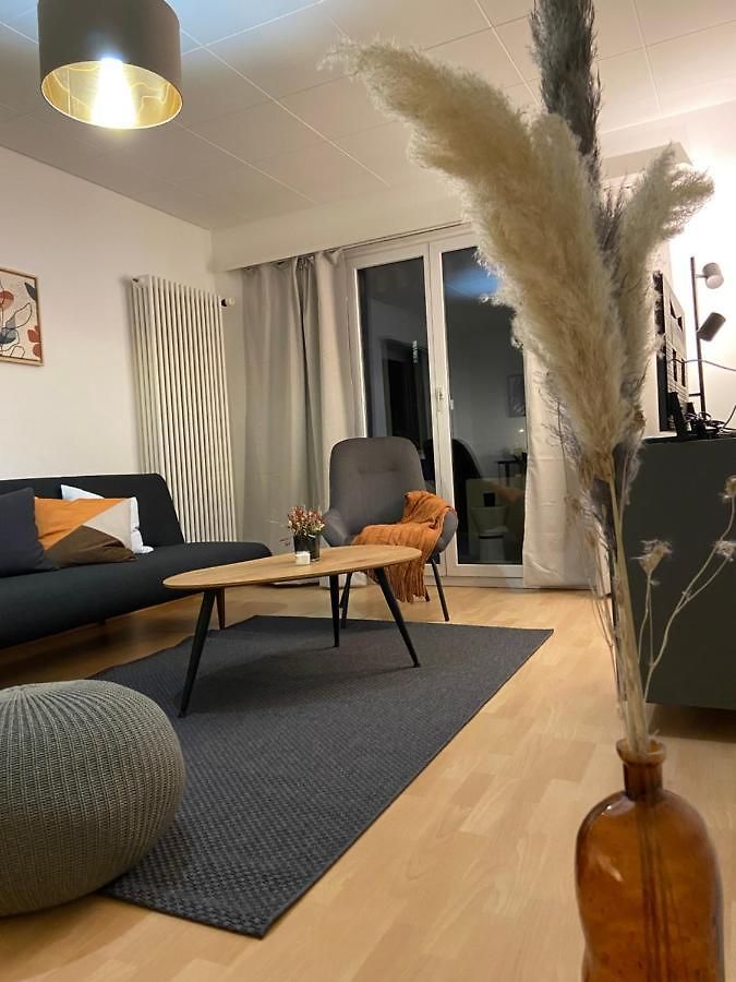 Comfort 1 And 2bdr Close To Airport Apartment *