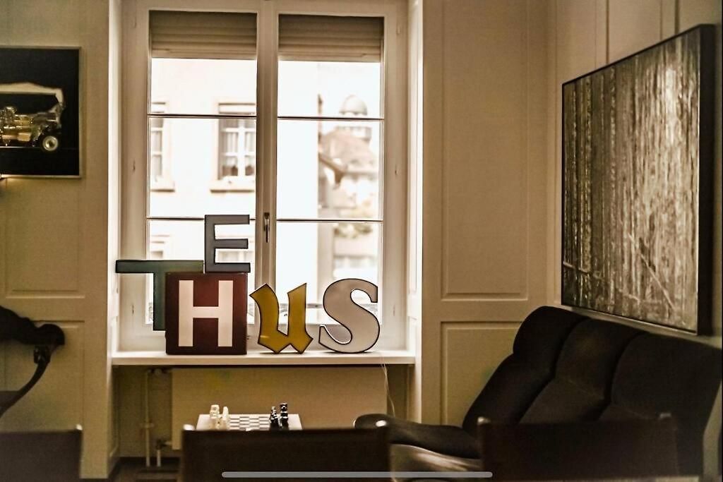 Bright Designer Flat In The Heart Of Apartment *