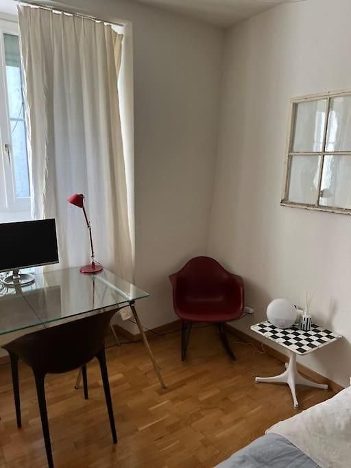 Bright Designer Flat In The Heart Of