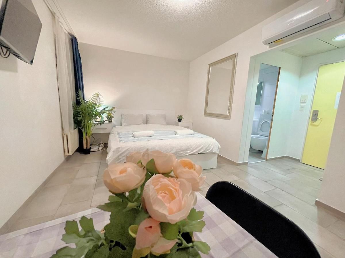 Center En-suite Budget Self Check In, Eth Hb *