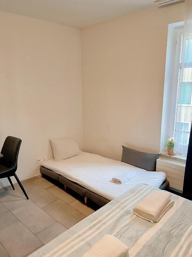 Center En-suite Budget Self Check In, Eth Hb Apartment Zürich