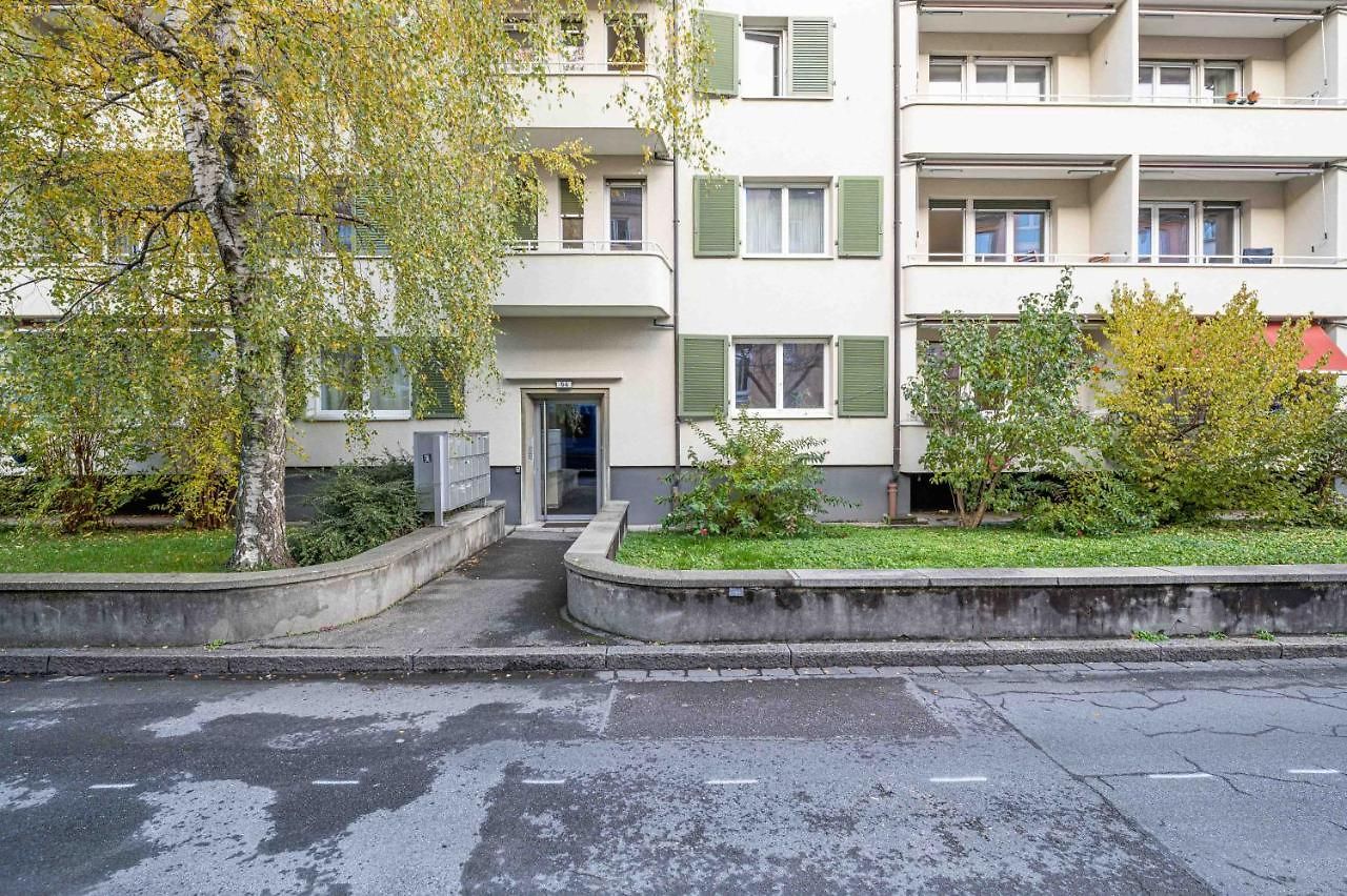 Apartment In West-eichbuehlstr 62-68