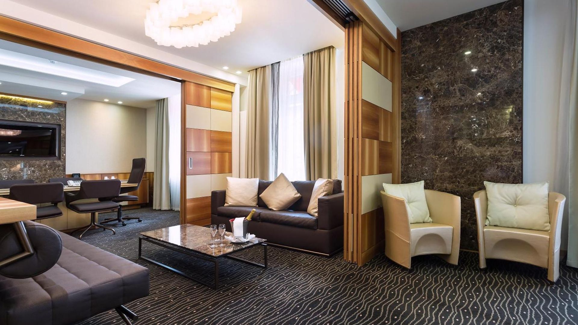 Hotel St.gotthard 4*