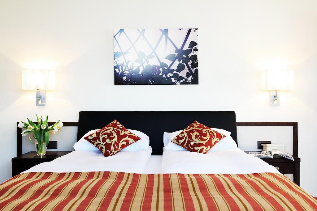 - Kieselgasse 4* Zurich