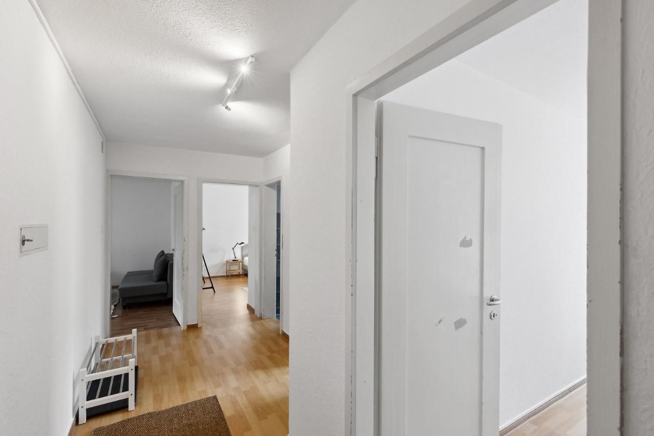 Apartment Urban Charm: Your Comfy Close To The *