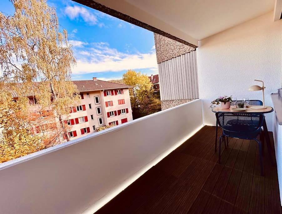 Modern With Air Condition & Balcony