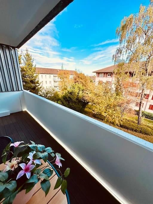 Apartment Modern With Air Condition & Balcony