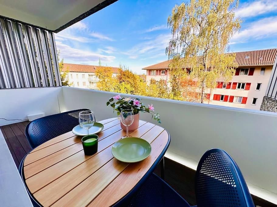 Modern With Air Condition & Balcony *