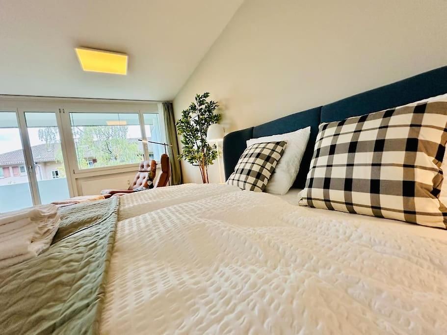 Modern With Air Condition & Balcony Apartment *