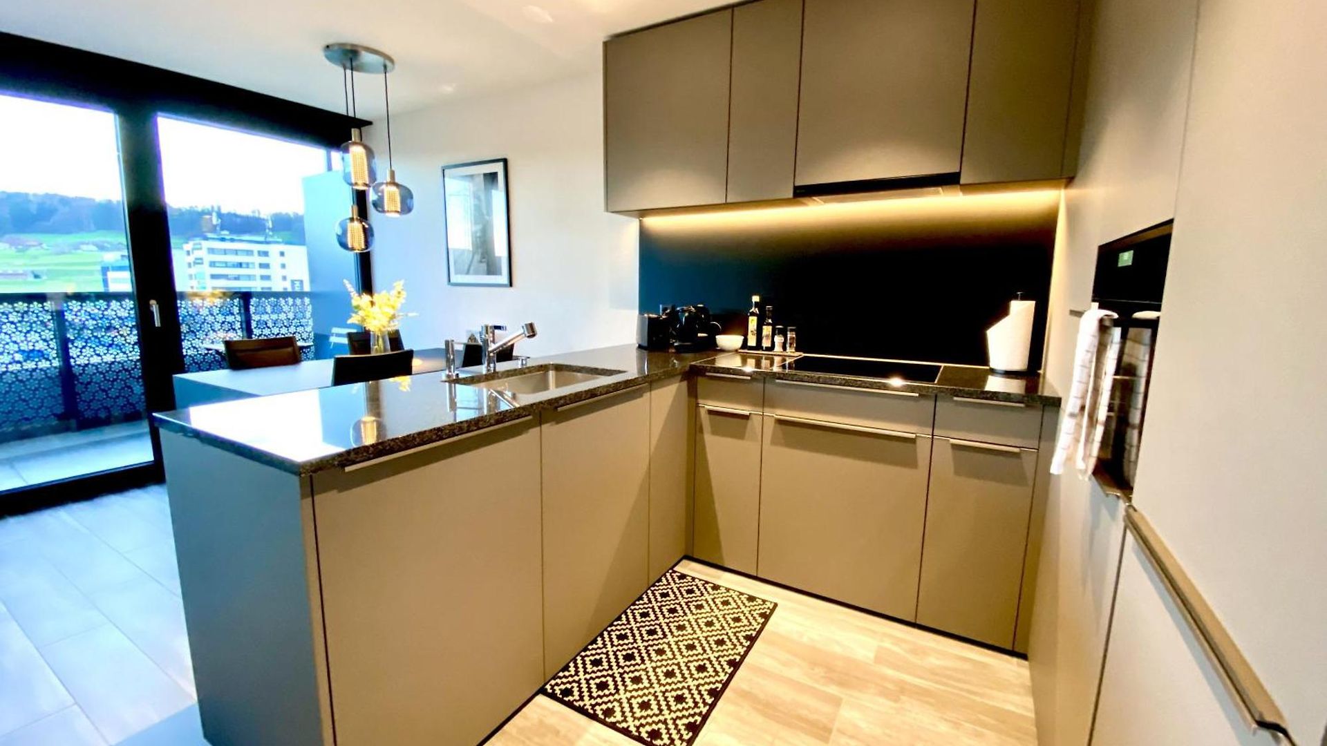 Apartment Glad Spot: - - Design - Netflix *