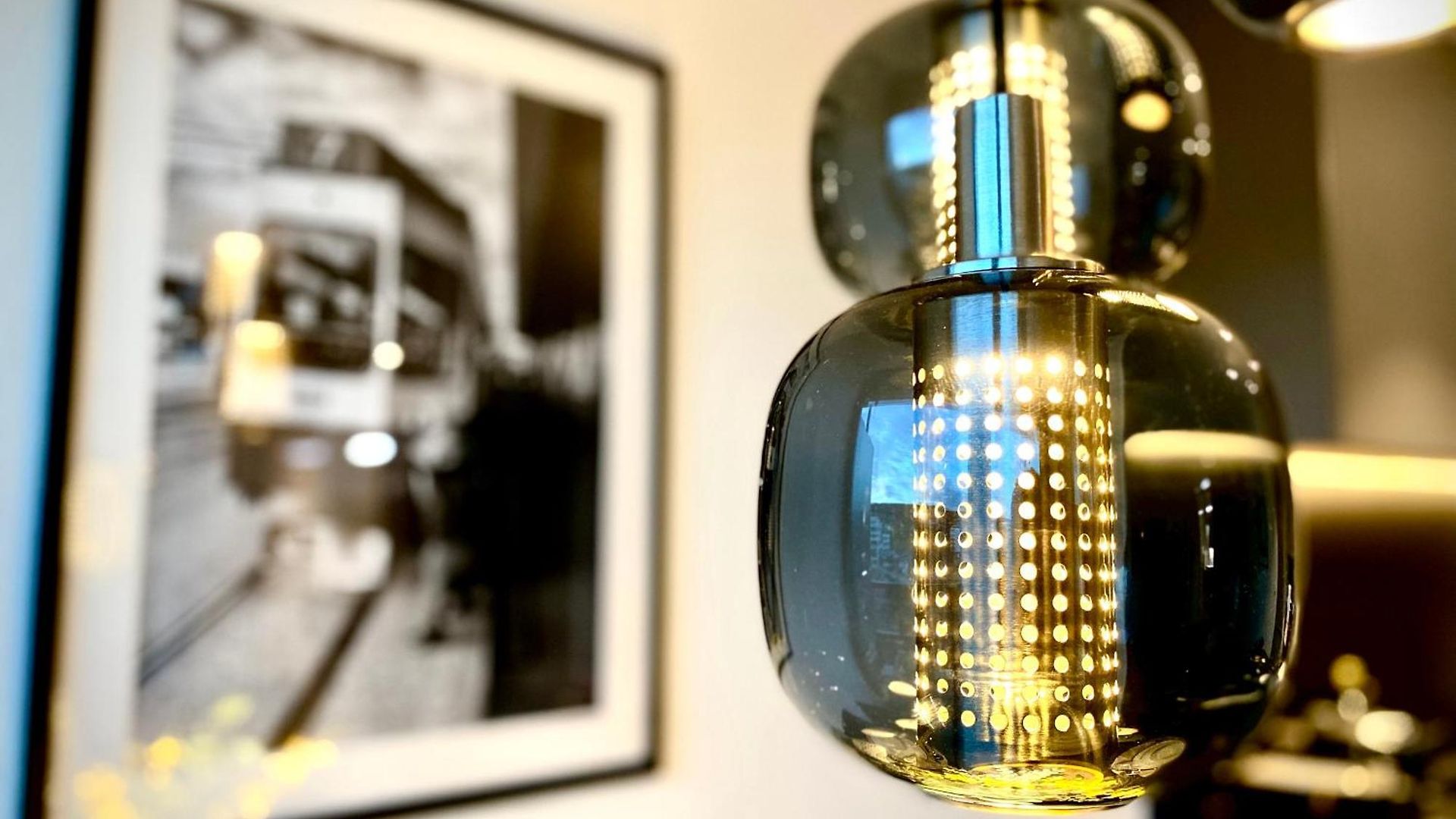 Glad Spot: - - Design - Netflix Apartment