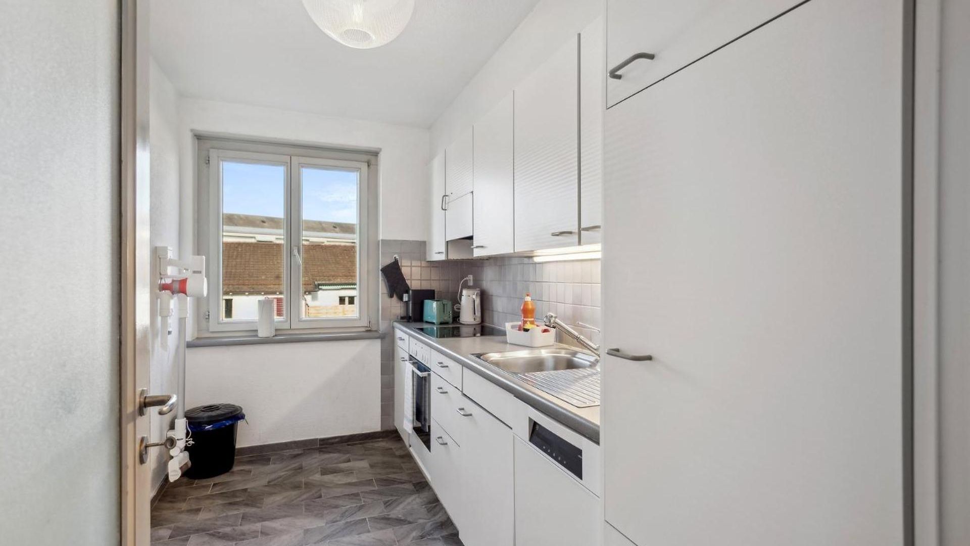 Altwiesenstrasse 144 *