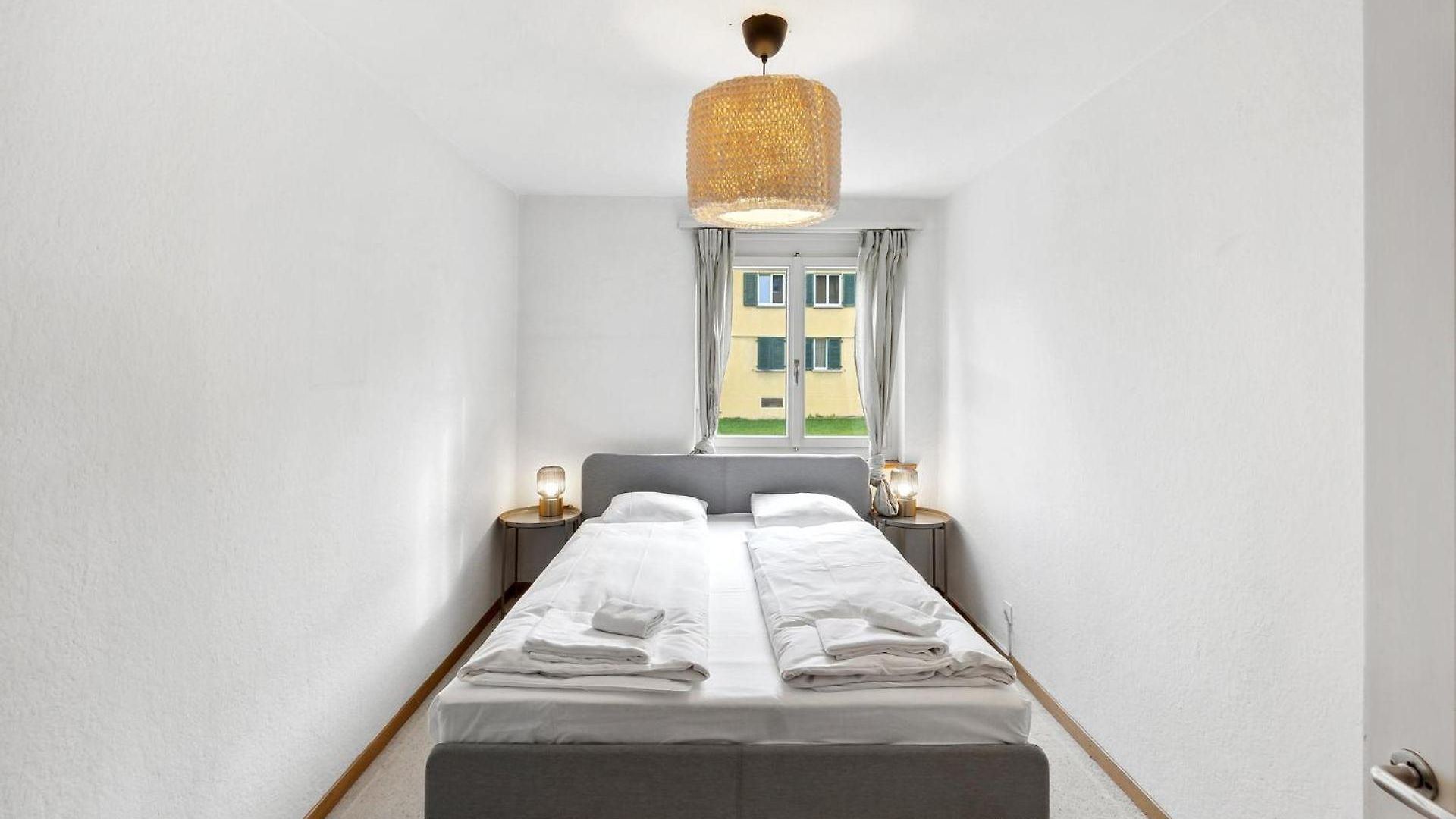 Cozy 2 Bedroom In Zurich