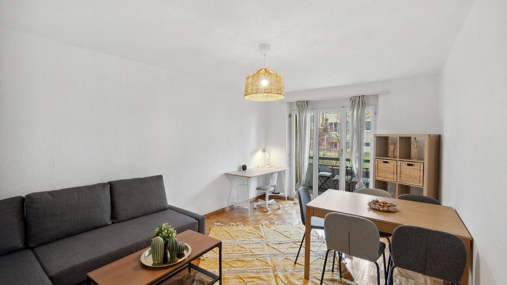 Cozy 2 Bedroom In Apartment