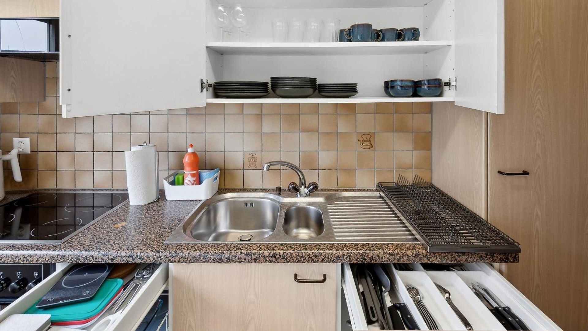 Cozy 2 Bedroom In Zurich
