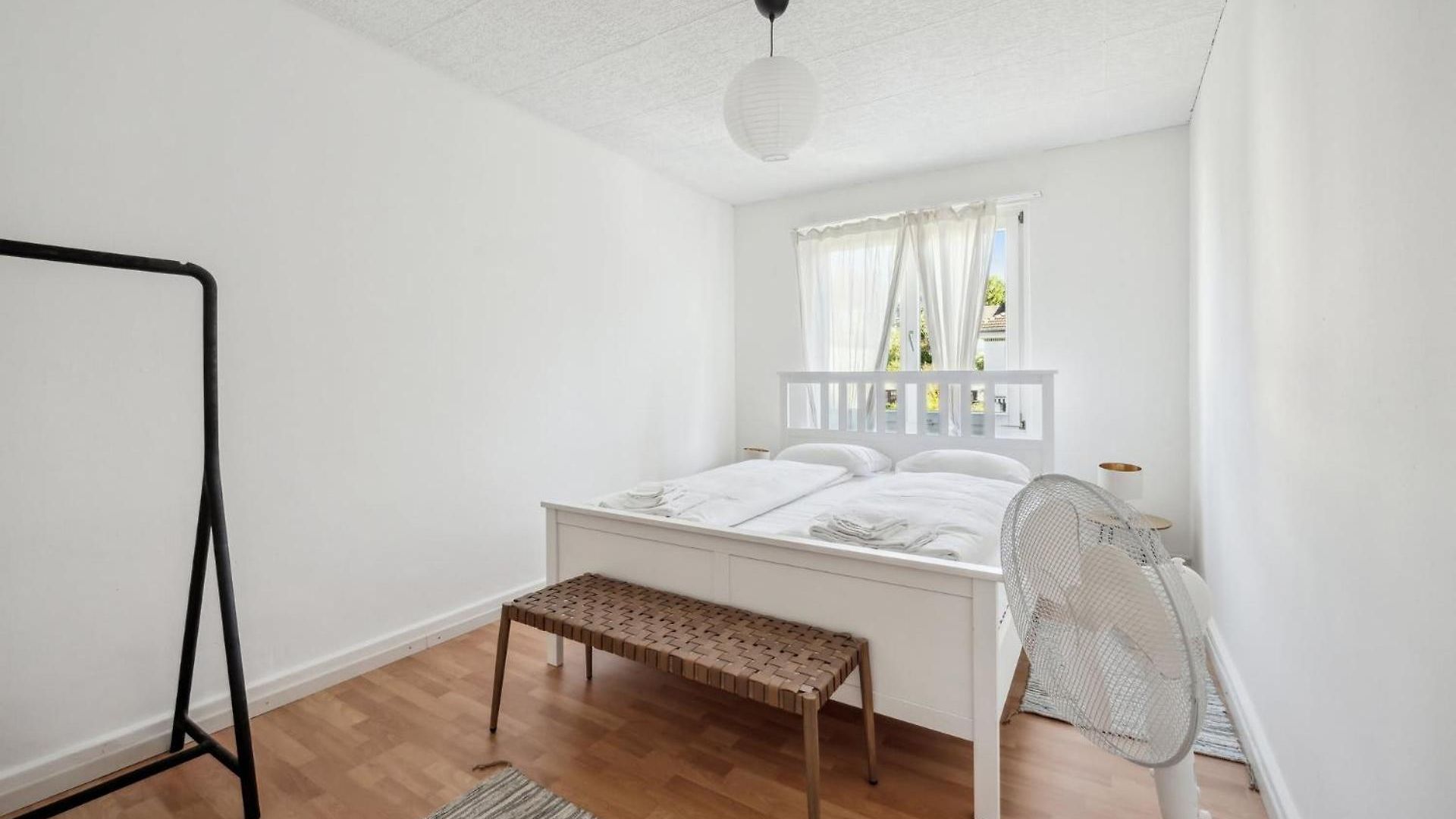 Homey Comfort In Oerlikon Apartment *