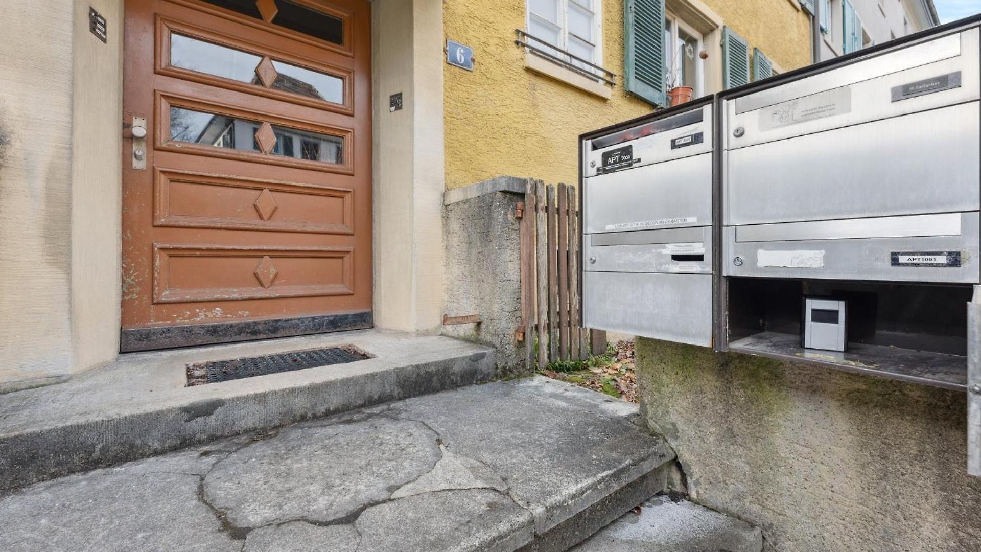Homey Comfort In Oerlikon Apartment Zurich