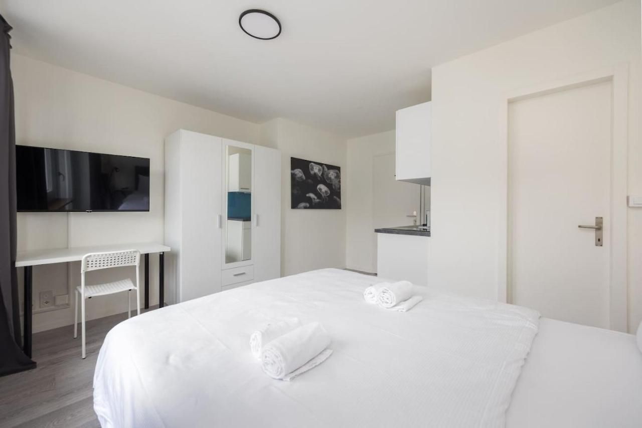 Urban Oasis With Queen Bed And View Be-24 Apartment Zurich