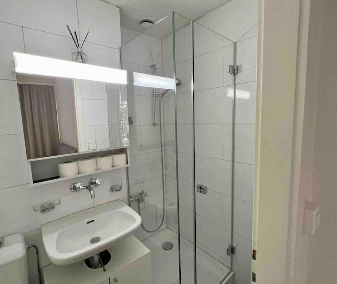 Apartment Urban Oasis With Queen Bed And View Be-14 Zurich