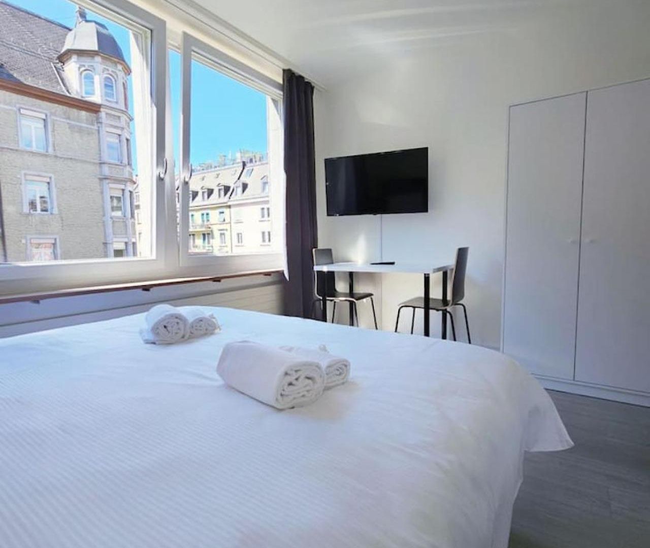 Urban Oasis With Queen Bed And View Be-38 Zürich