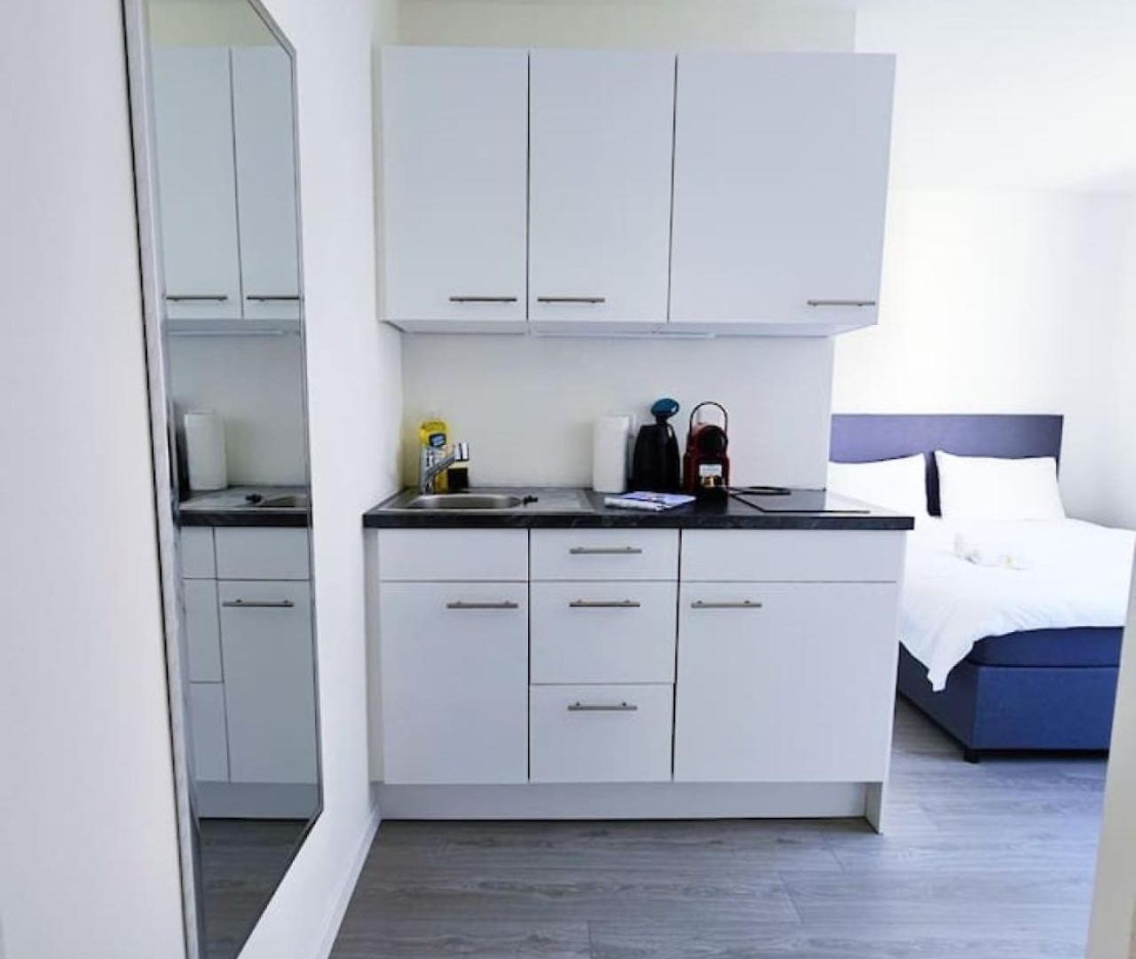 Urban Oasis With Queen Bed And View Be-38