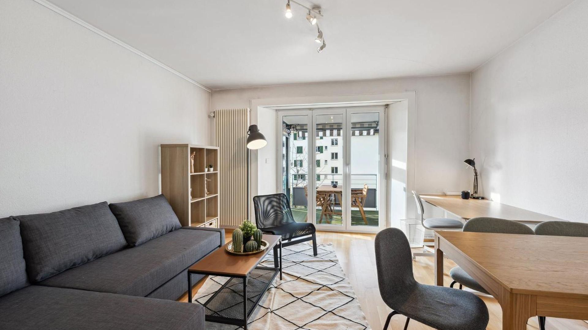 Comfortable In Oerlikon 20 Minutes Away From Airport Apartment *
