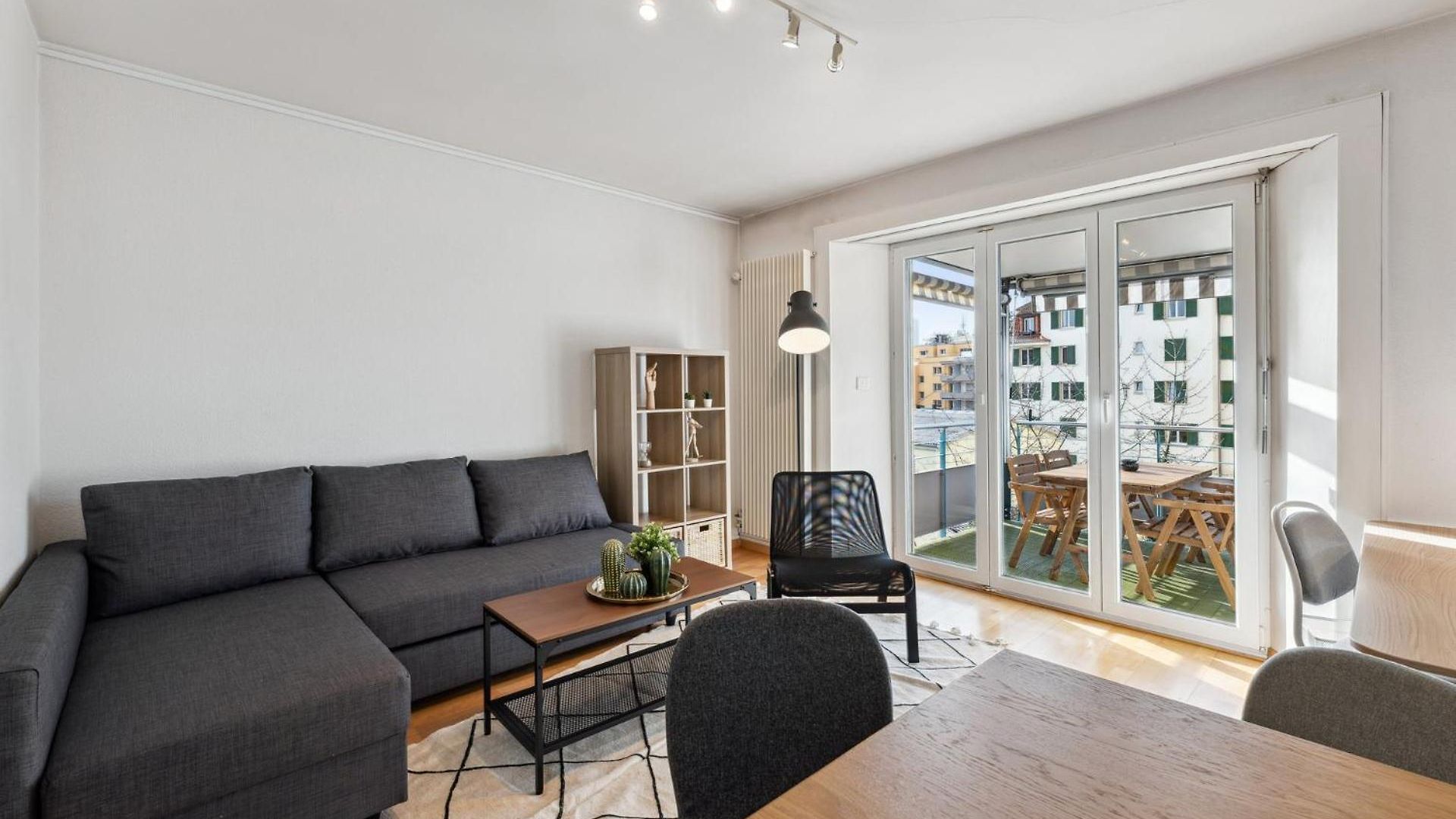 Apartment Comfortable In Oerlikon 20 Minutes Away From Airport *