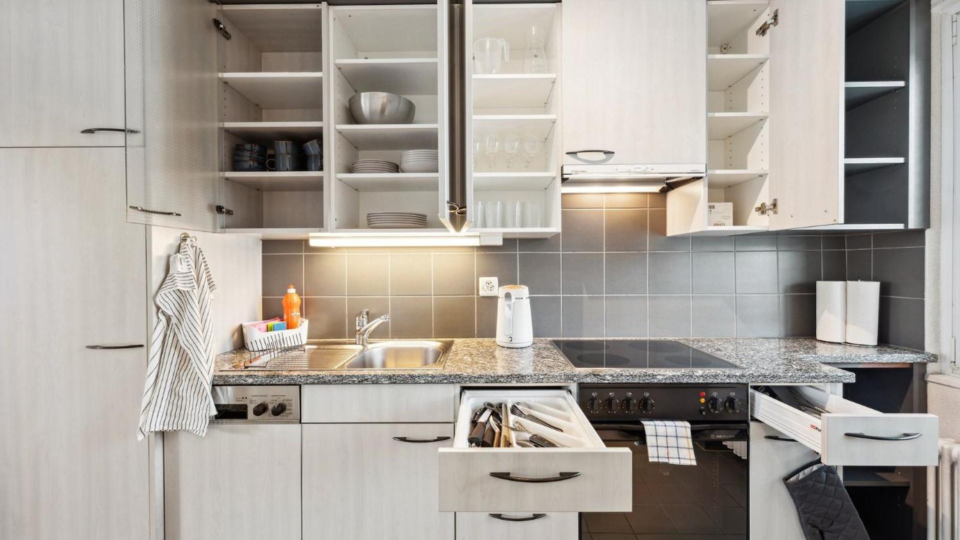 Comfortable In Oerlikon 20 Minutes Away From Airport Zürich
