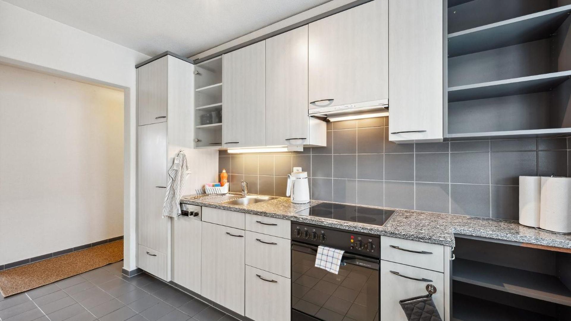 Apartment Comfortable In Oerlikon 20 Minutes Away From Airport Zürich