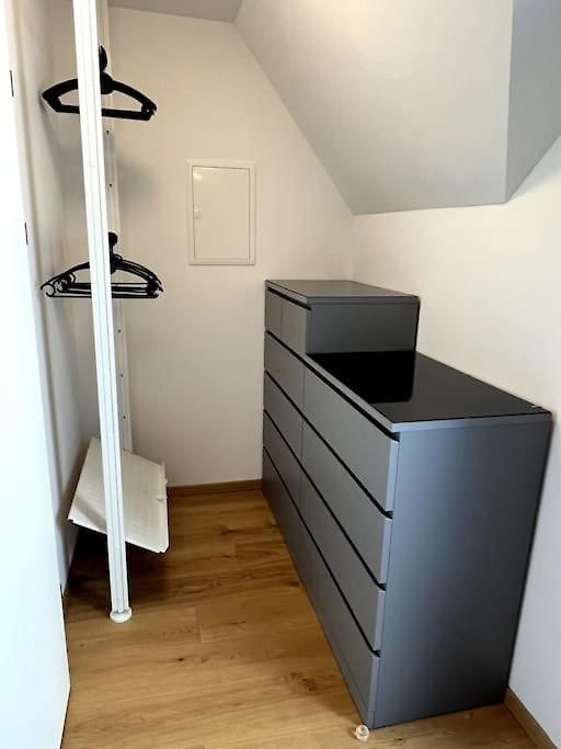 Premium Penthouse - Ac, Laundry, Balcony, Parking