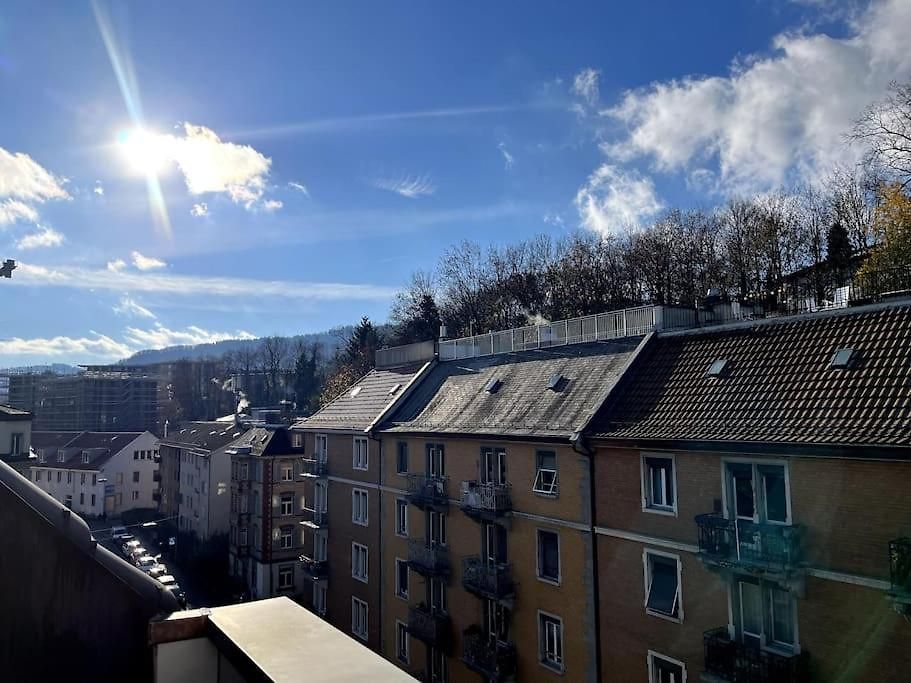 Premium Penthouse - Ac, Laundry, Balcony, Parking