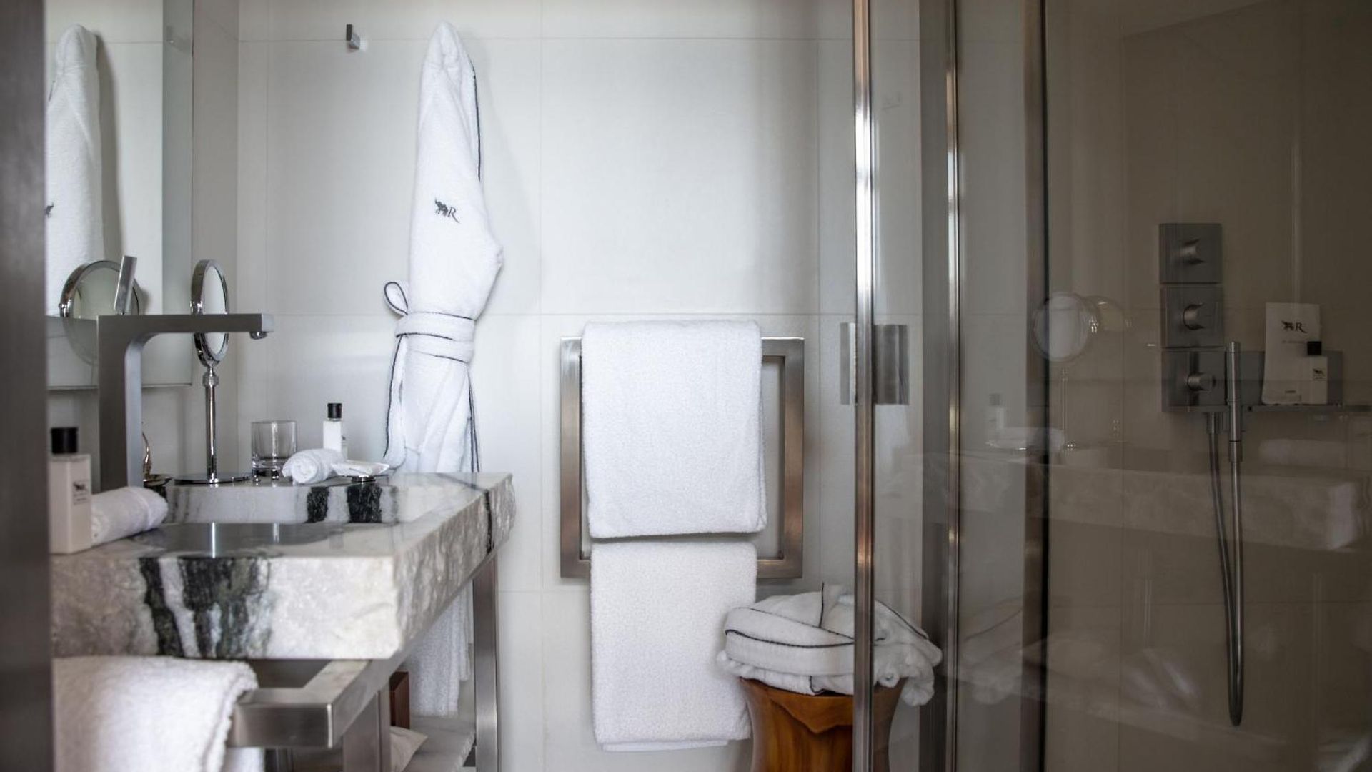 La Reserve Eden Au Hotel 5*