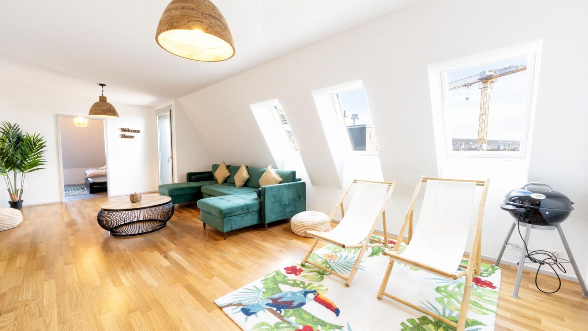Urban Rooftop Getaway Apartment *