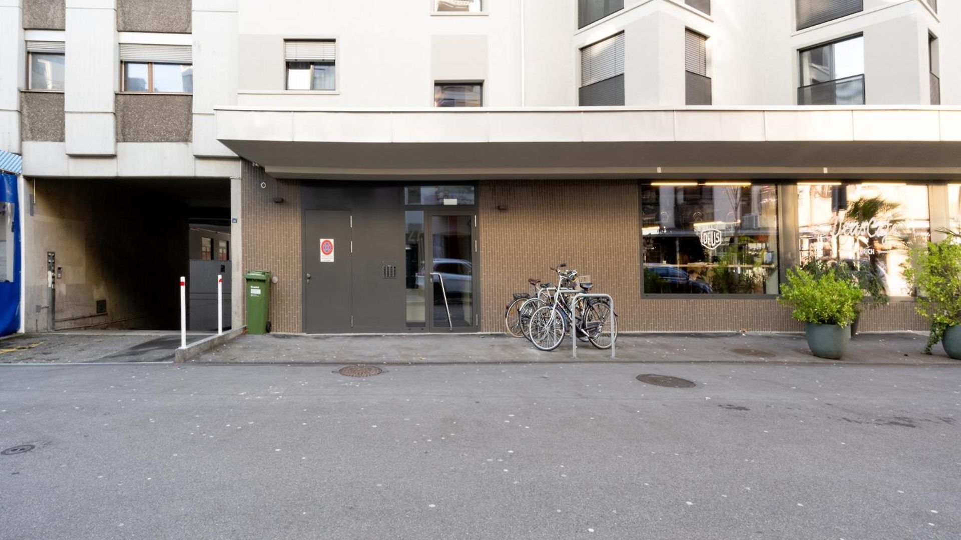 Urban Rooftop Getaway Zürich