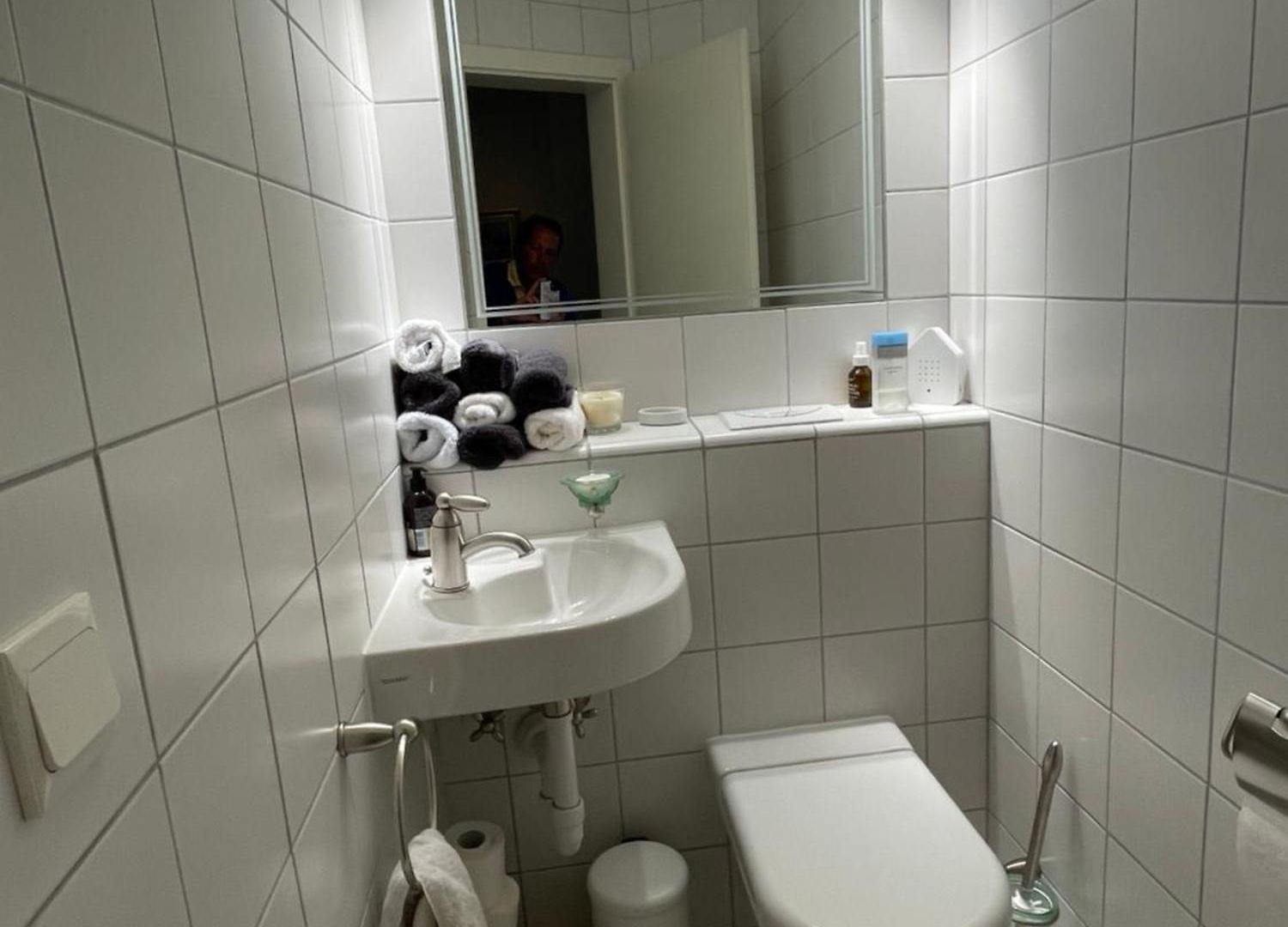 Spacious And Stylish In Apartment *