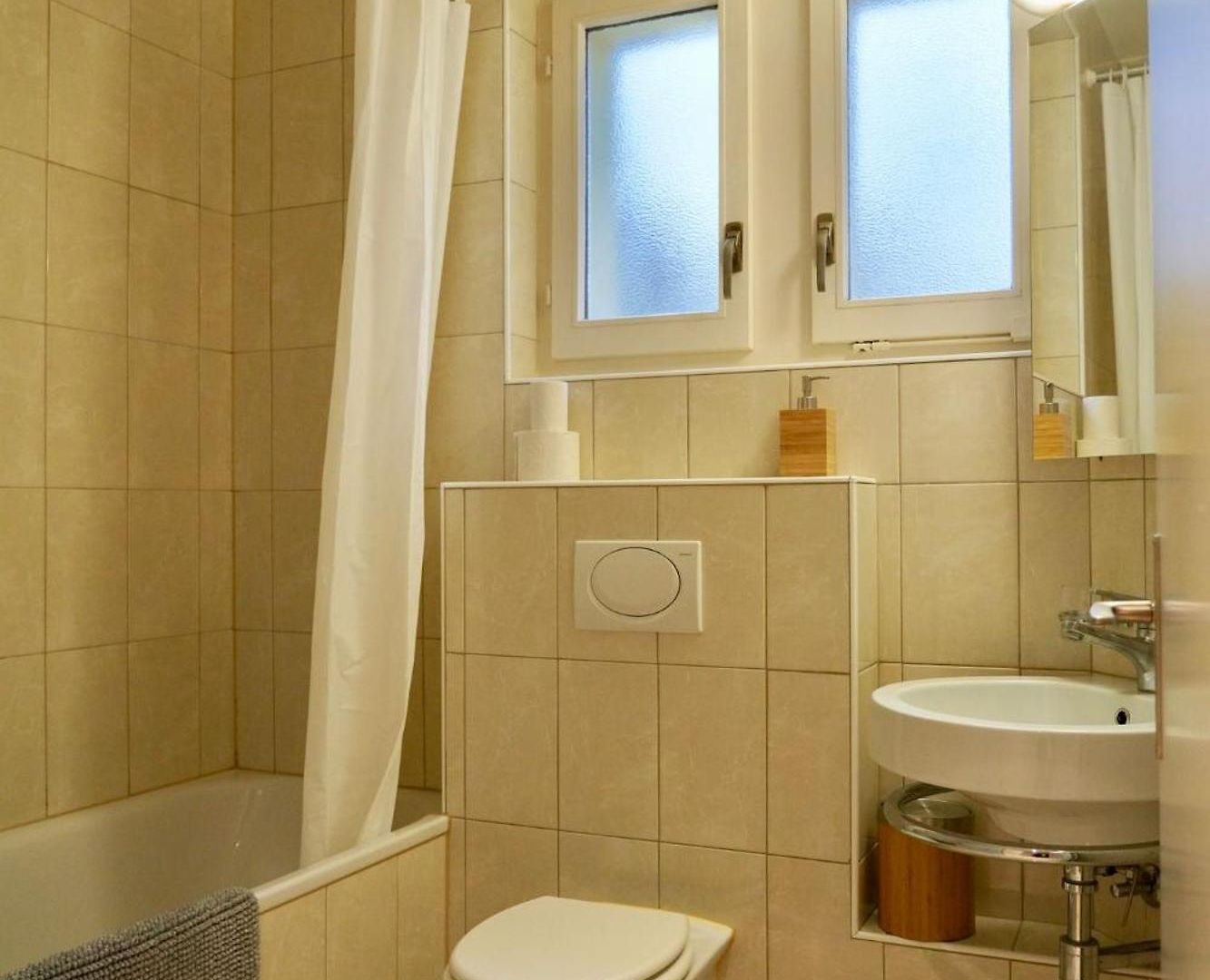 Swiss - 2 Bedroom Close To Eth Apartment Zurich
