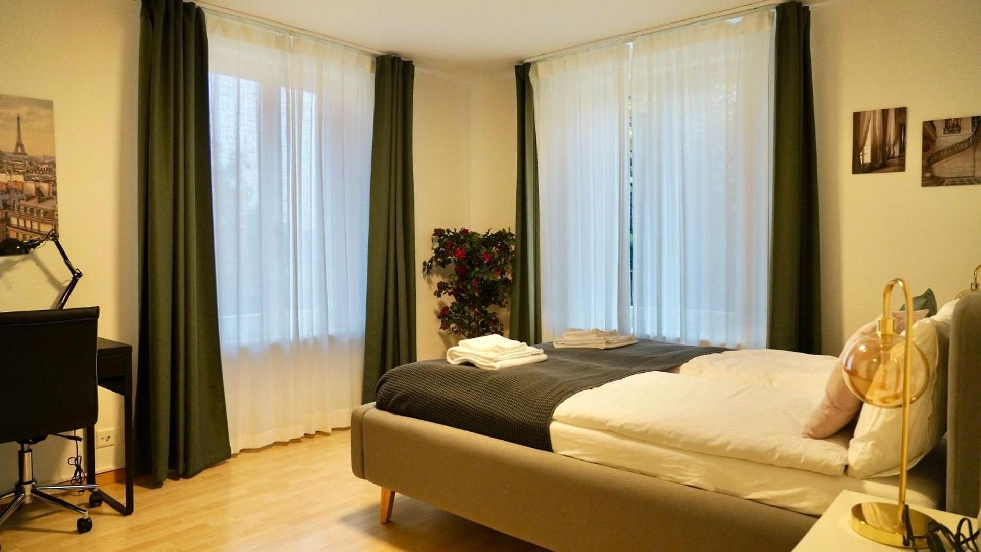 Swiss - 2 Bedroom Close To Eth *