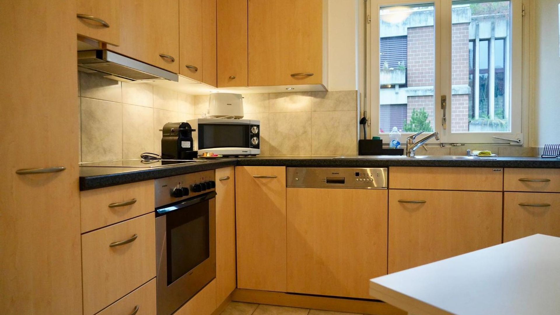 Swiss - 2 Bedroom Close To Eth Apartment *