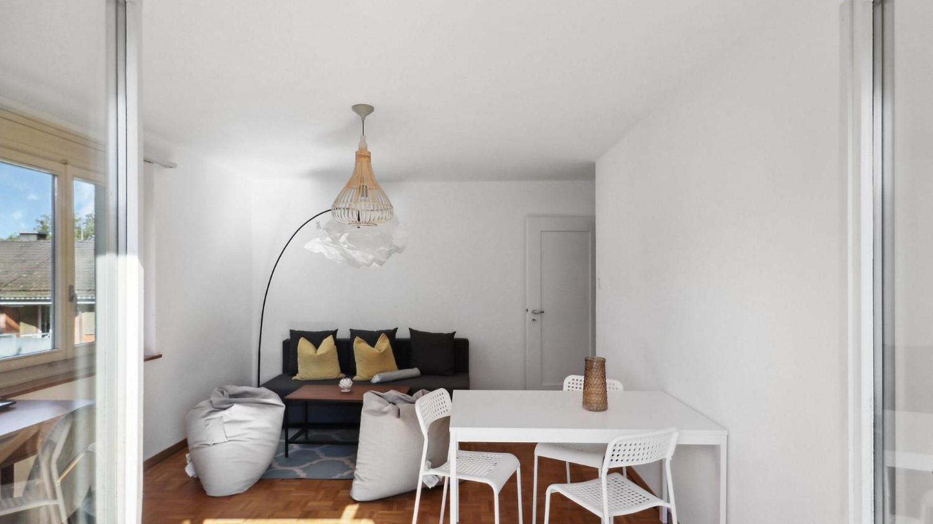 Affordable Comfort In Apartment *