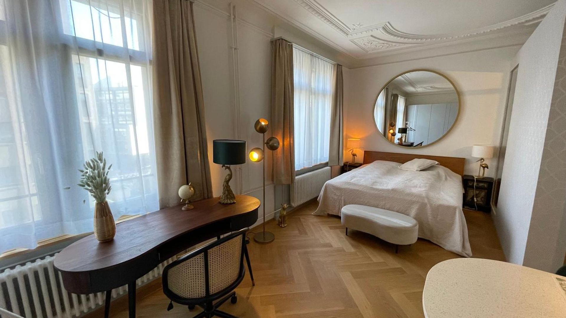 Apartment Exclusive Next To Main Station *
