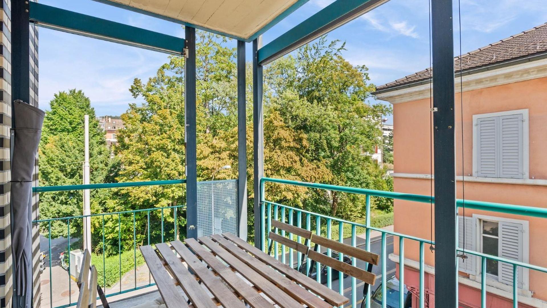 Spacious Hoting Apartment Zürich